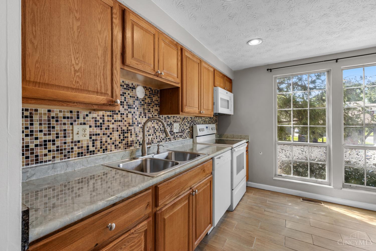 10883 Lakehurst Court, Sycamore Twp, OH, 45242 — photo 3