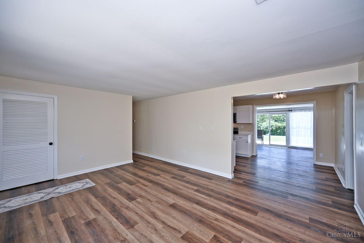 1102 Heatherstone Way, Miami Twp, OH, 45150 — photo 10
