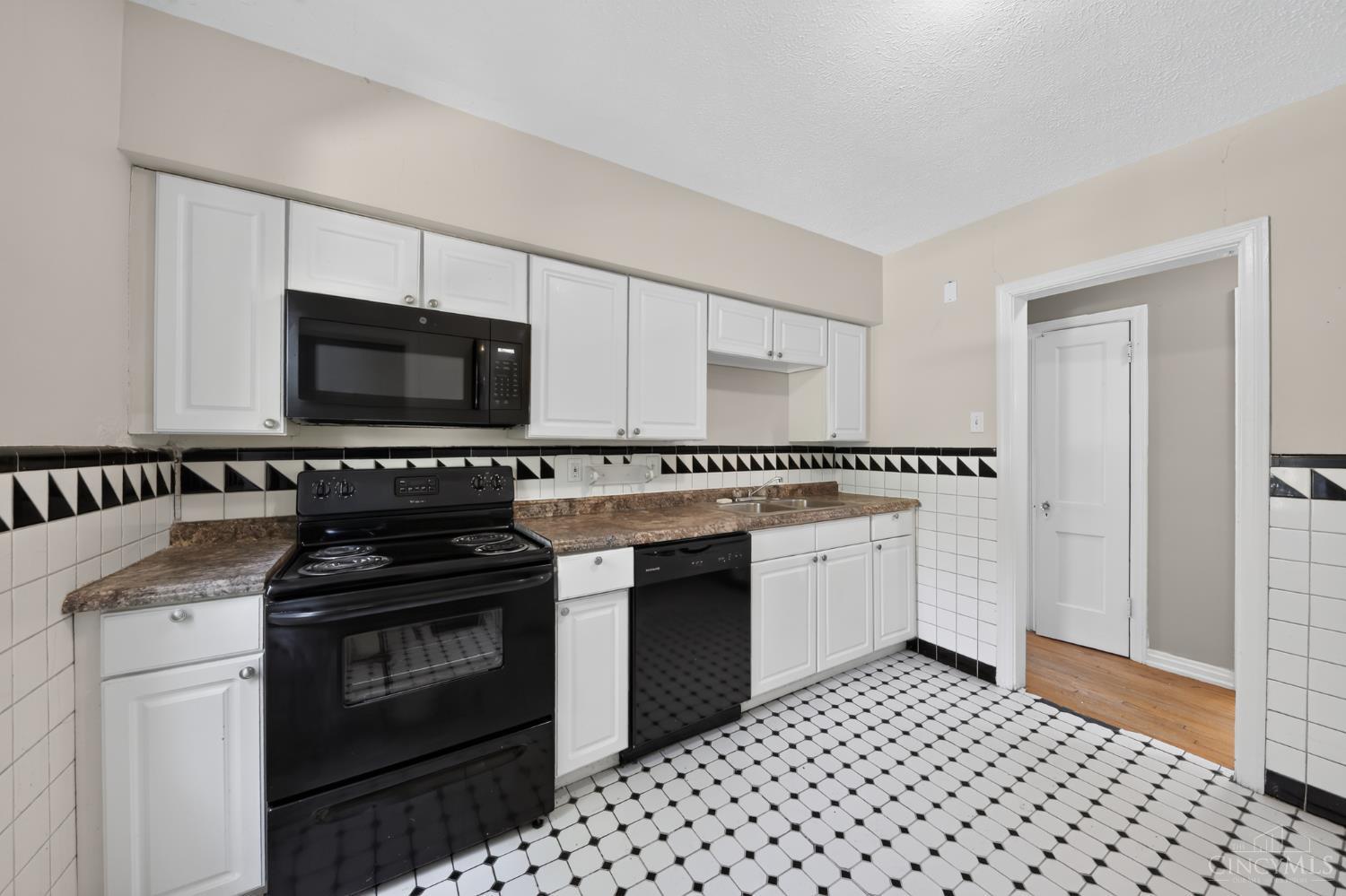 1641 Tuxworth Avenue, Cincinnati, OH, 45238 — photo 9