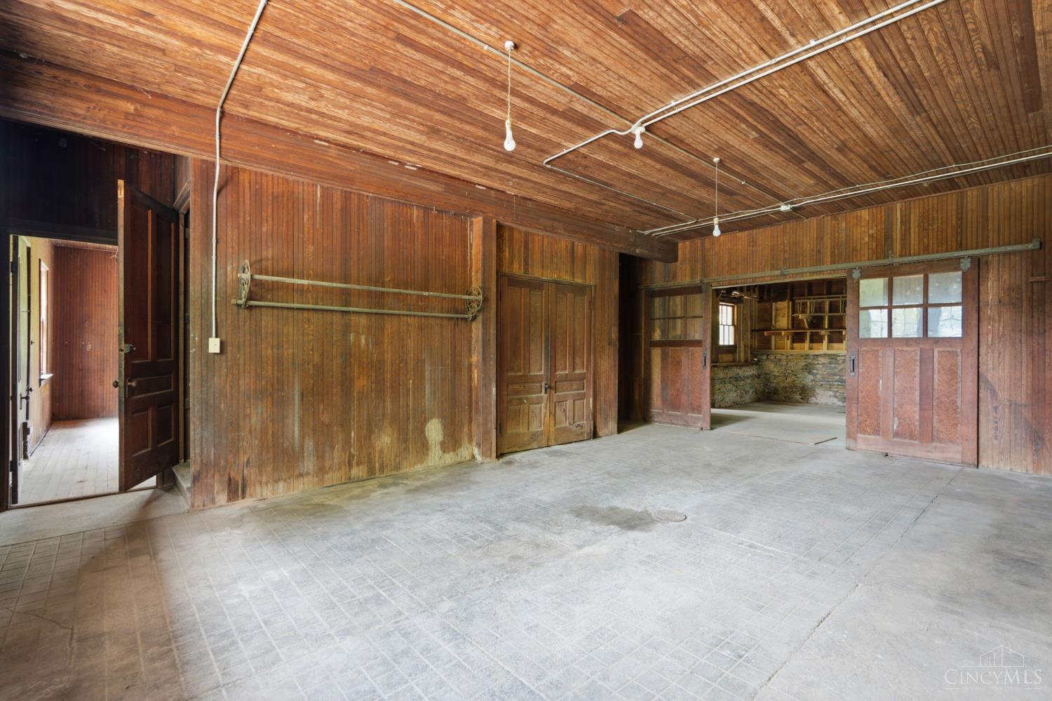 353 Oliver Road, Wyoming, OH, 45215 — photo 16