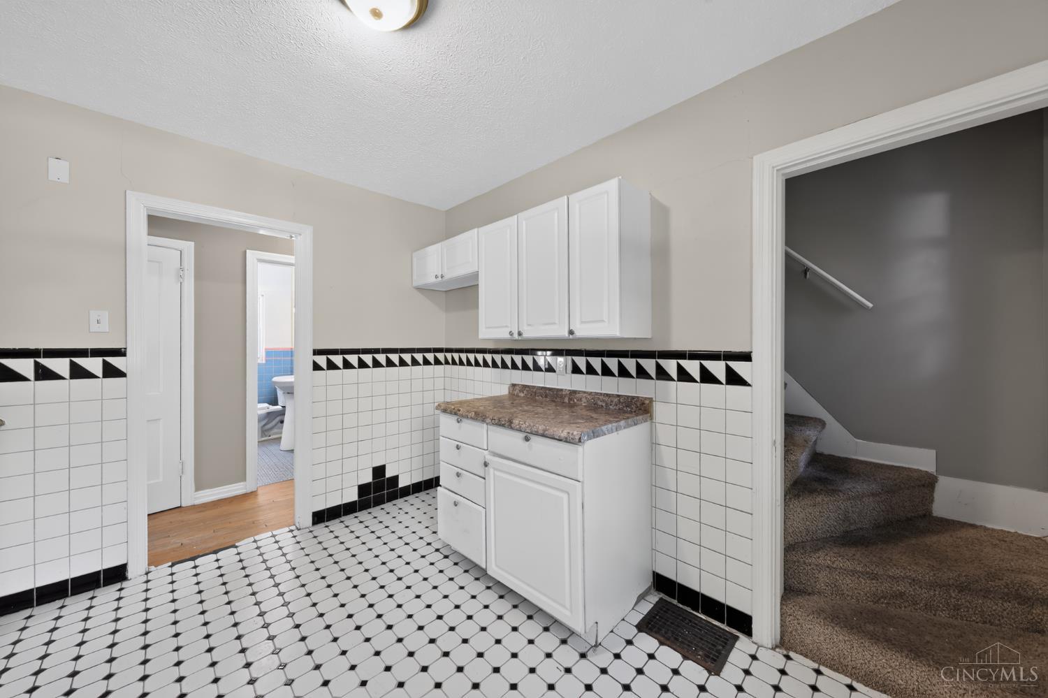 1641 Tuxworth Avenue, Cincinnati, OH, 45238 — photo 11