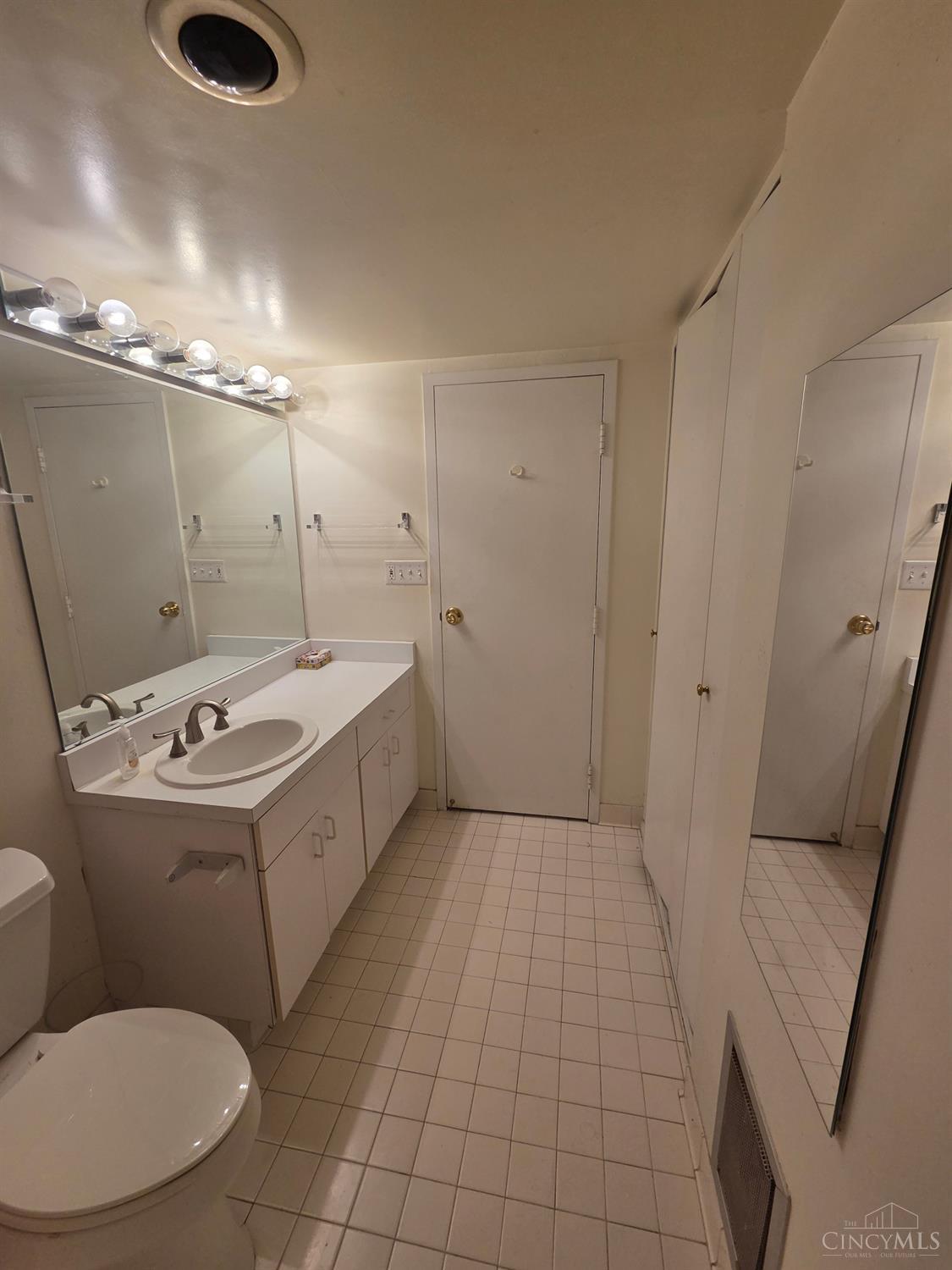 2444 Madison Road #210B, Cincinnati, OH, 45208 — photo 18