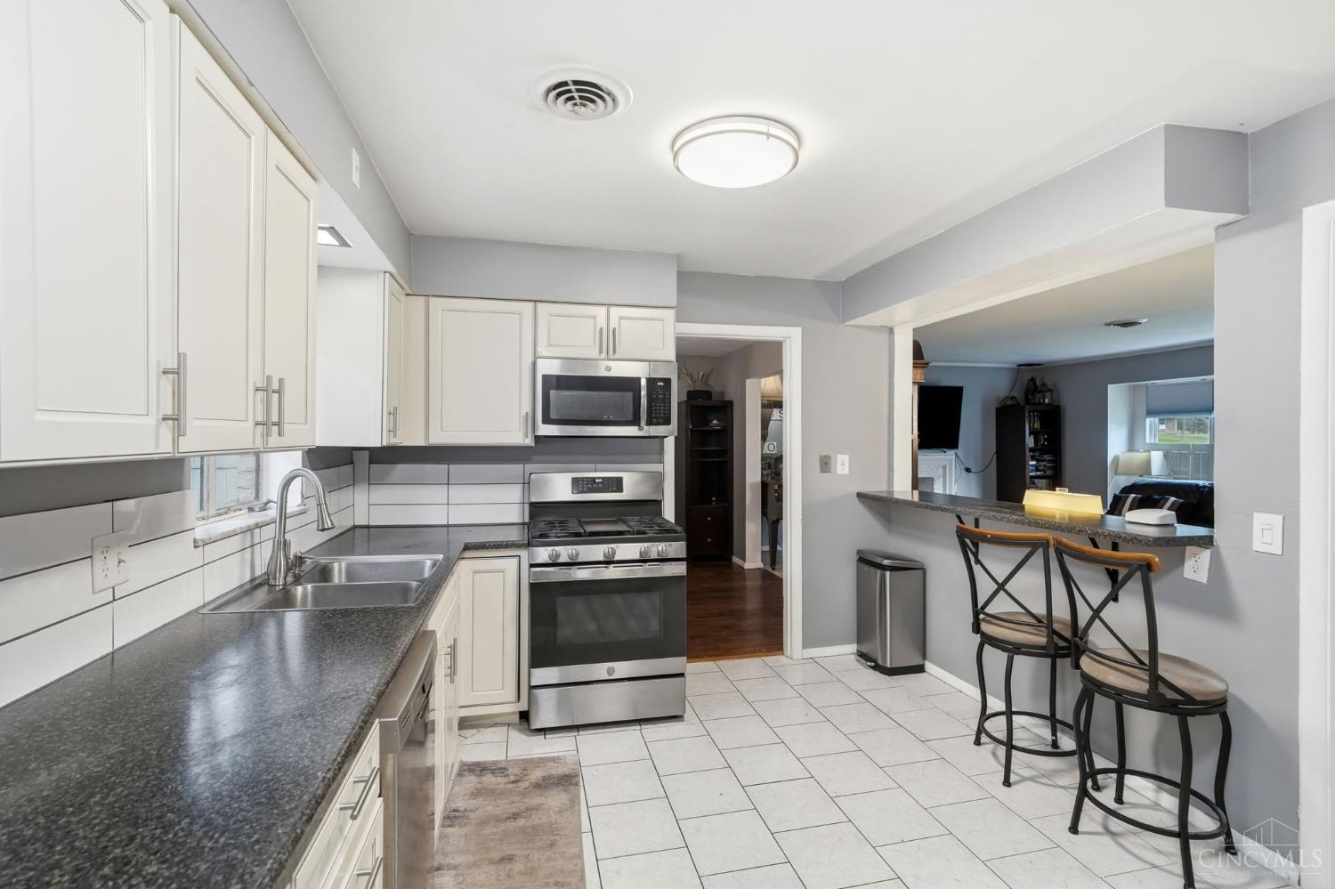 8881 Paw Paw Lane, Sycamore Twp, OH, 45236 — photo 11