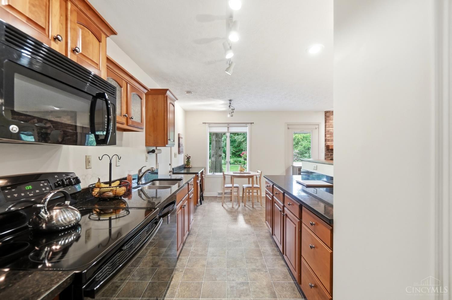 1460 Ebenezer Road, Green Twp, OH, 45233 — photo 11