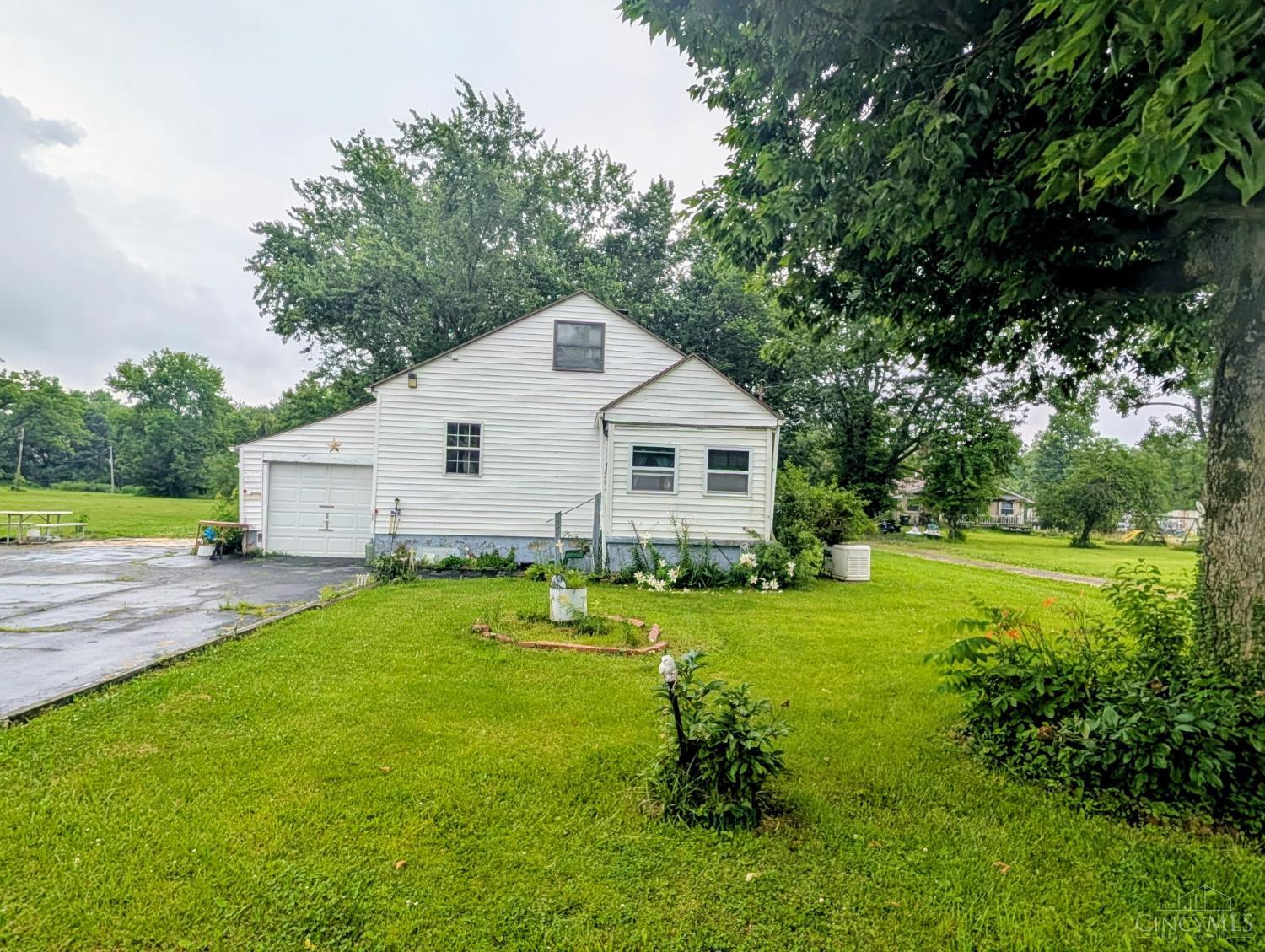 5th image of 1390 Olt Rd, Jefferson Twp, OH 45417 | MLS# 1884779