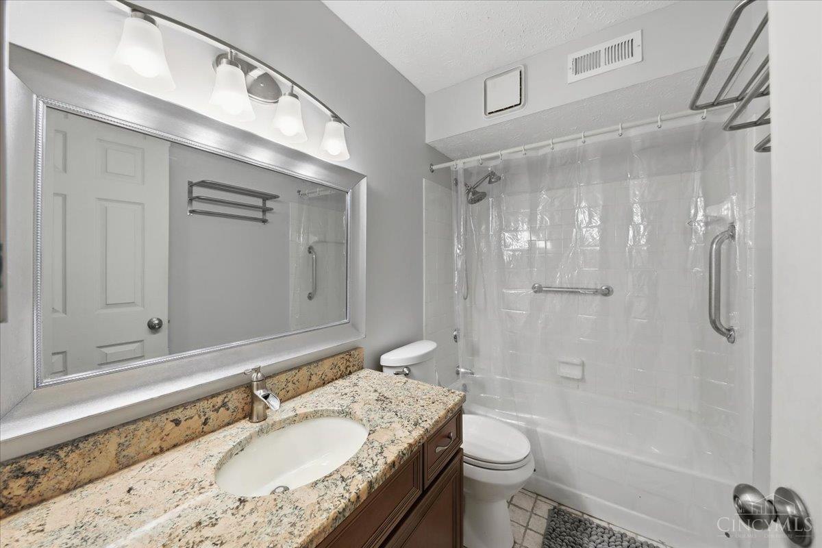 5983 Meadowcreek Drive #4, Milford, OH, 45150 — photo 30