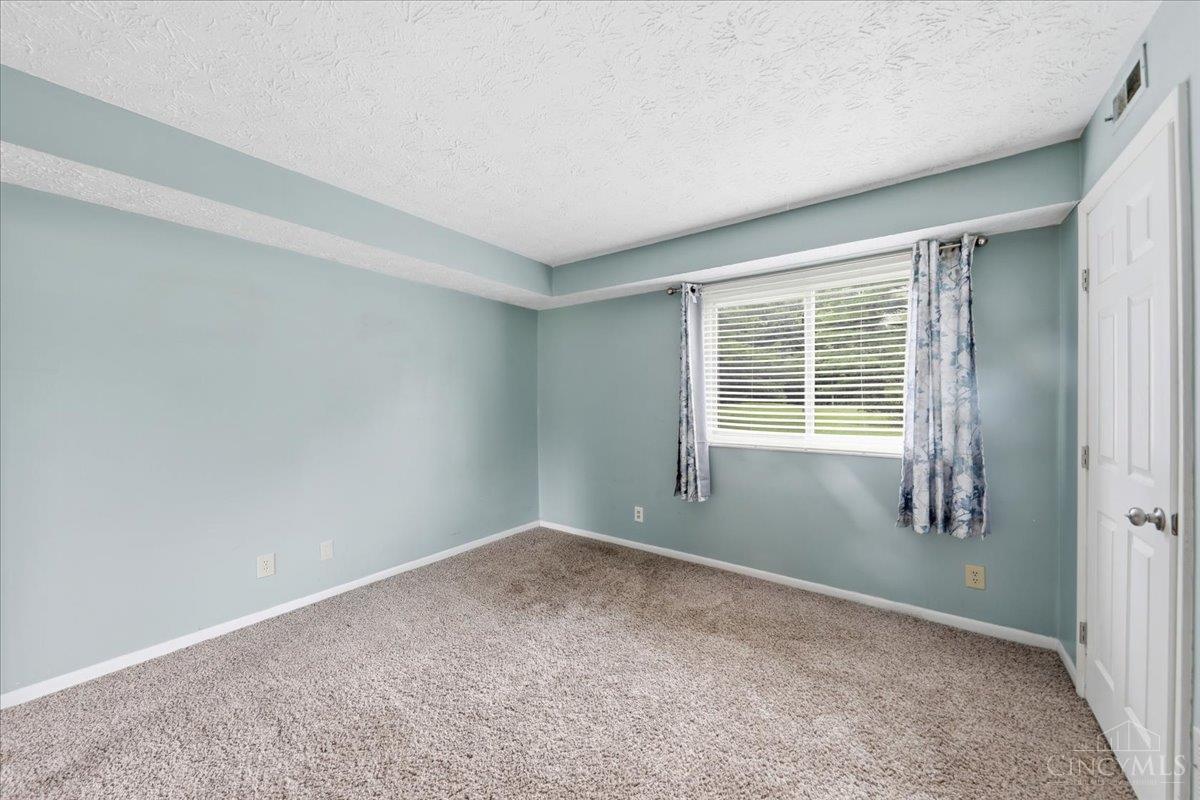 5983 Meadowcreek Drive #4, Milford, OH, 45150 — photo 27