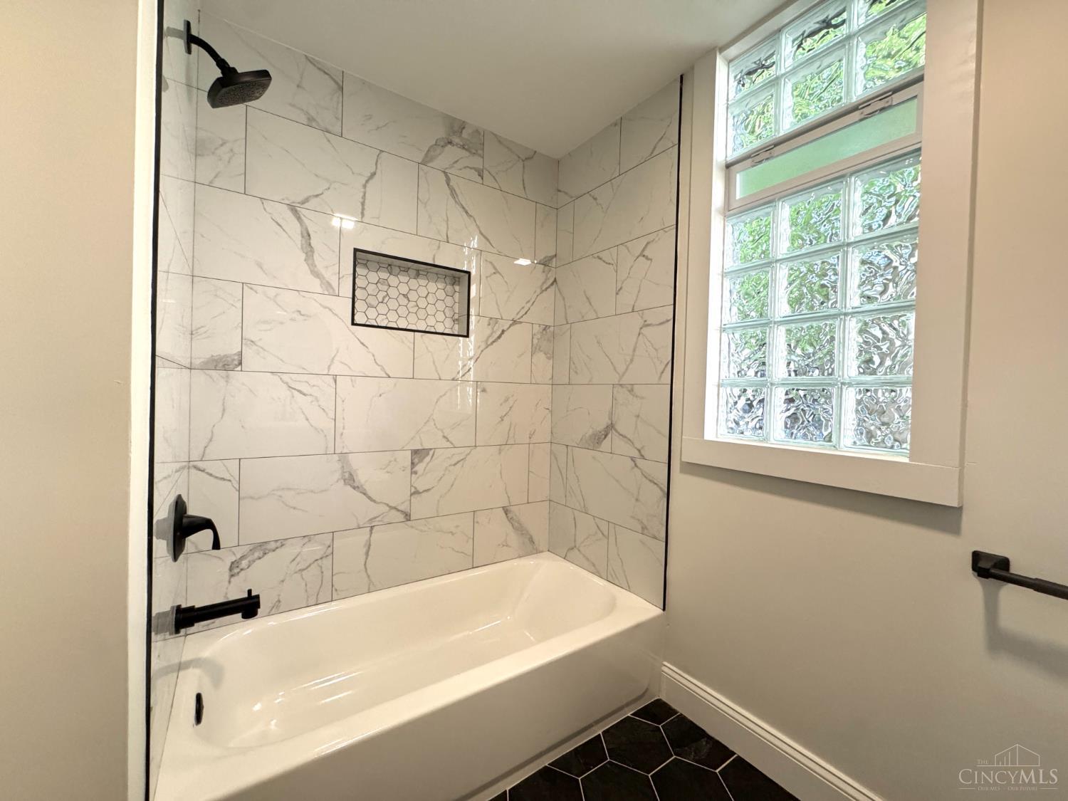 2728 Silverleaf Avenue, Cincinnati, OH, 45212 — photo 9