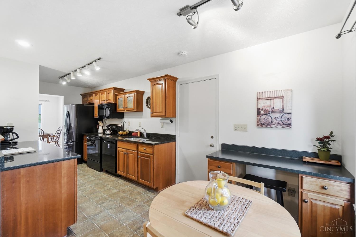 1460 Ebenezer Road, Green Twp, OH, 45233 — photo 15