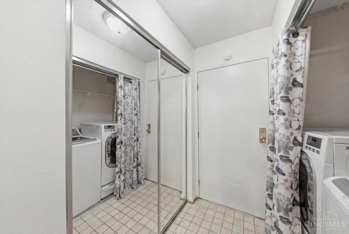 5983 Meadowcreek Drive #4, Milford, OH, 45150 — photo 31