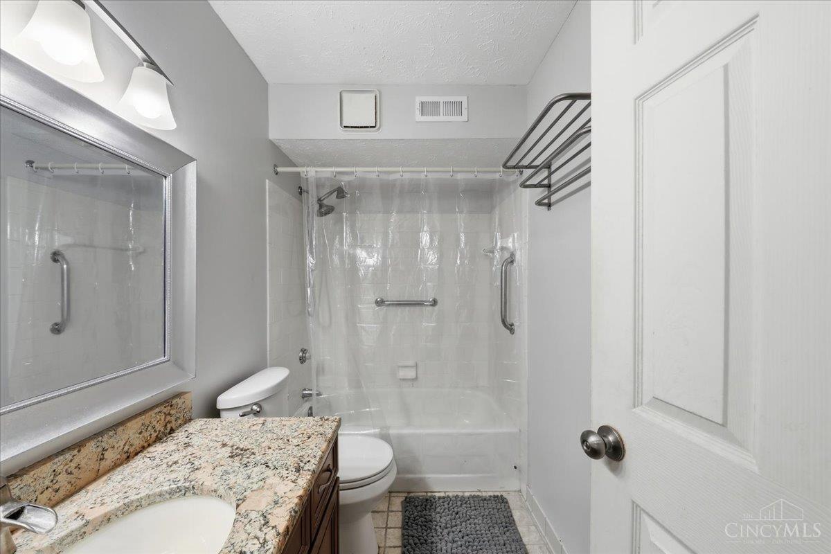 5983 Meadowcreek Drive #4, Milford, OH, 45150 — photo 29
