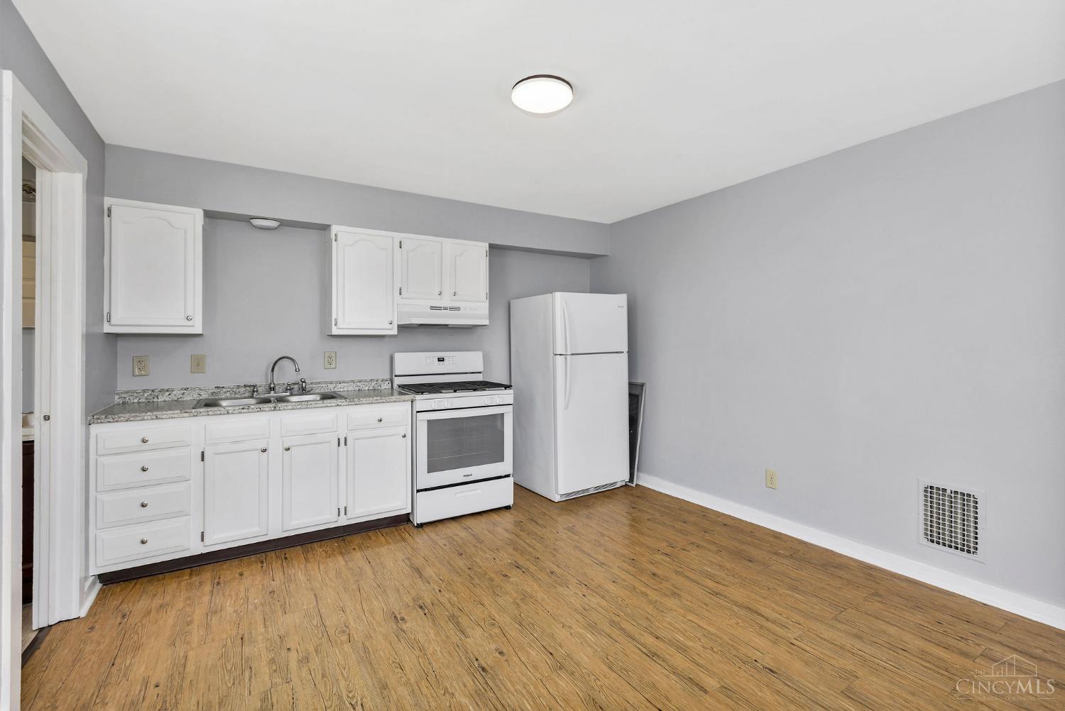 305 Walnut Street, Elmwood Place, OH, 45216 — photo 29