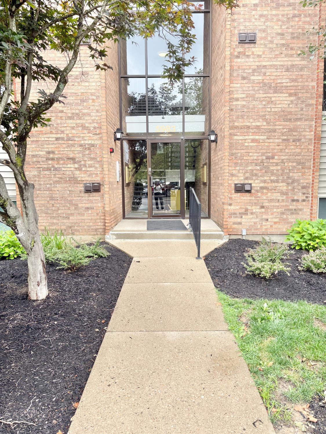 Homes for sale in Milford, OH | 5983 Meadowcreek Dr #4, Milford, OH 45150 | MLS# 1884626