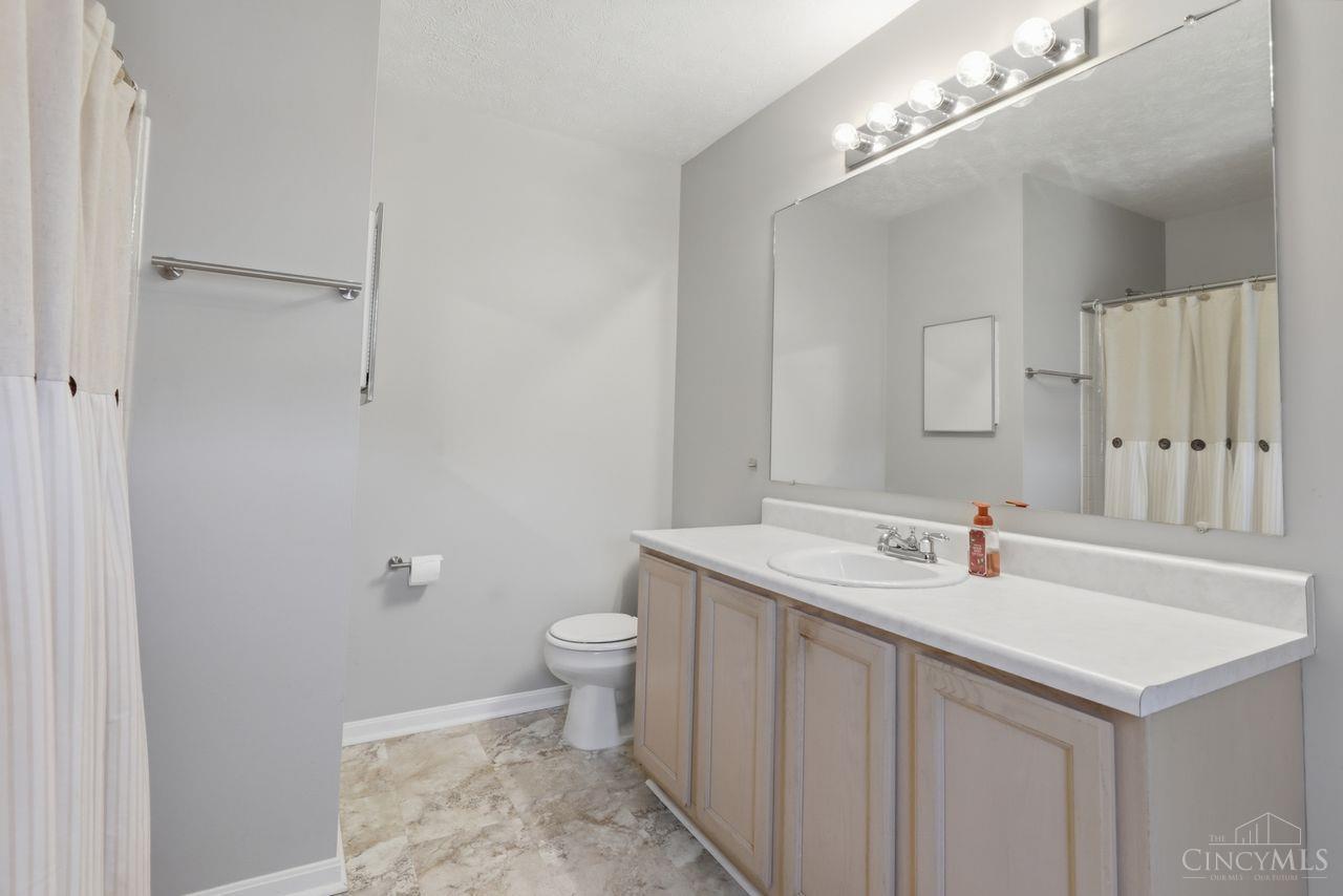 884 Venetian Terrace, Cincinnati, OH, 45224 — photo 18