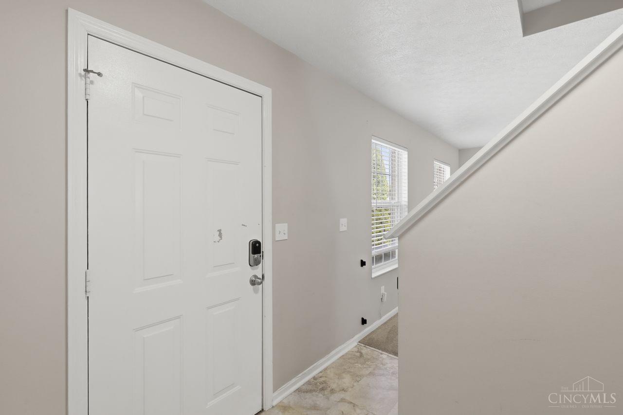 884 Venetian Terrace, Cincinnati, OH, 45224 — photo 3