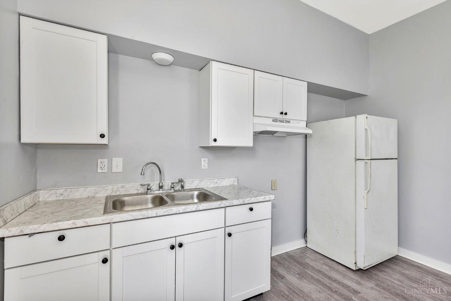 305 Walnut Street, Elmwood Place, OH, 45216 — photo 12