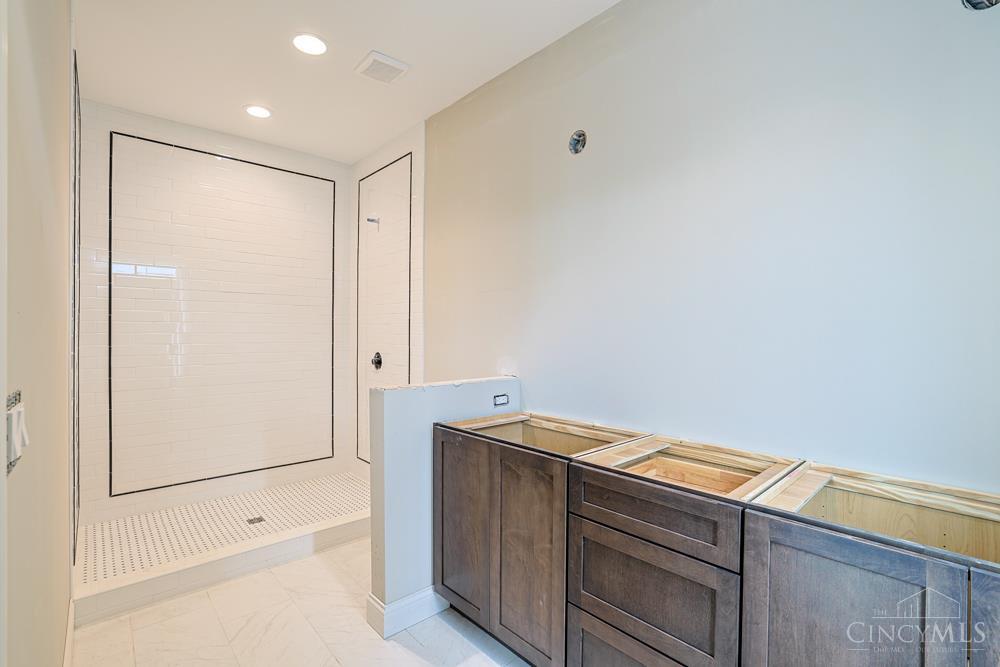 4236 Parkview Drive, Blue Ash, OH, 45242 — photo 12
