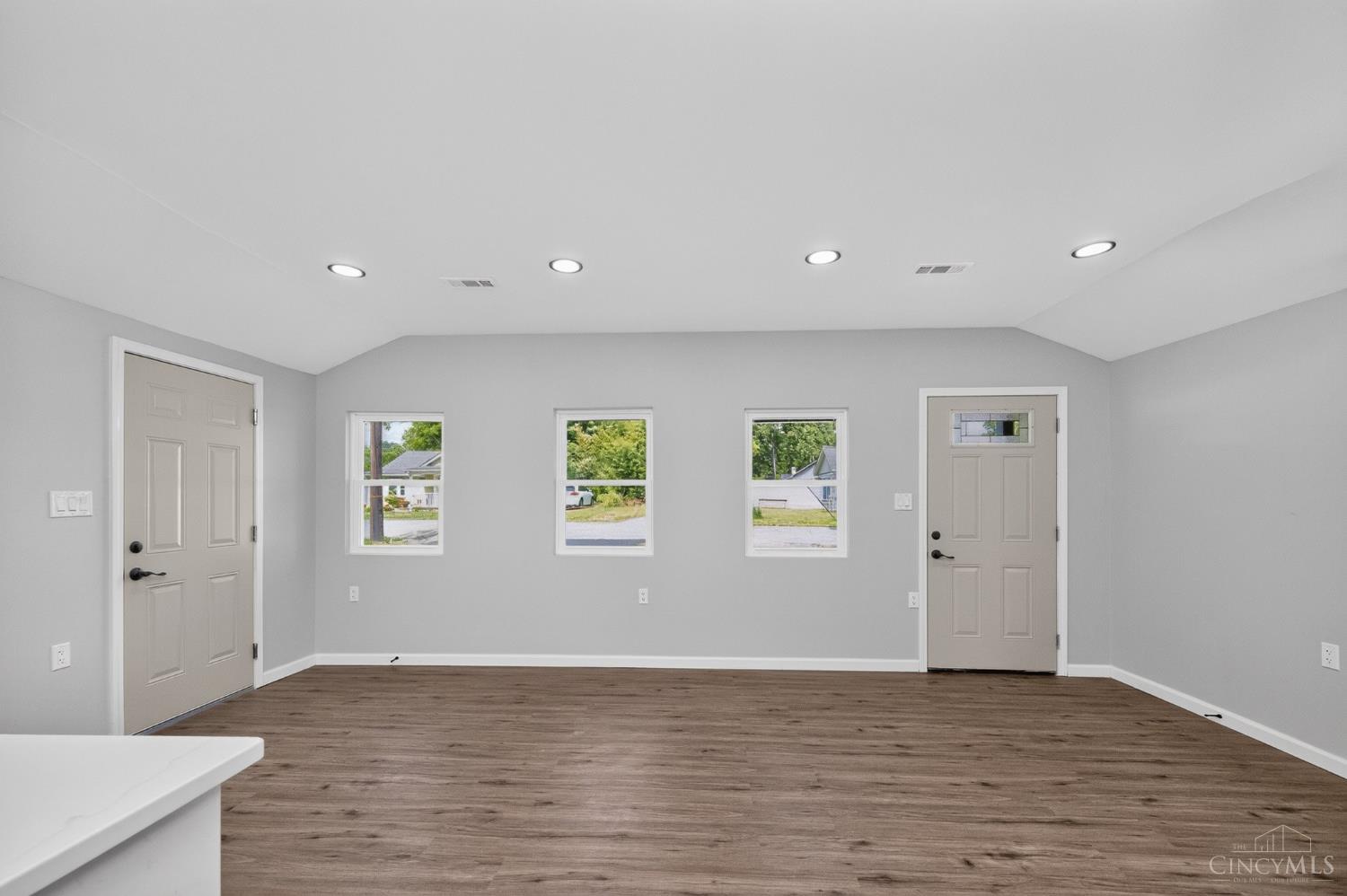 8812 Pine Road, Sycamore Twp, OH, 45242 — photo 10