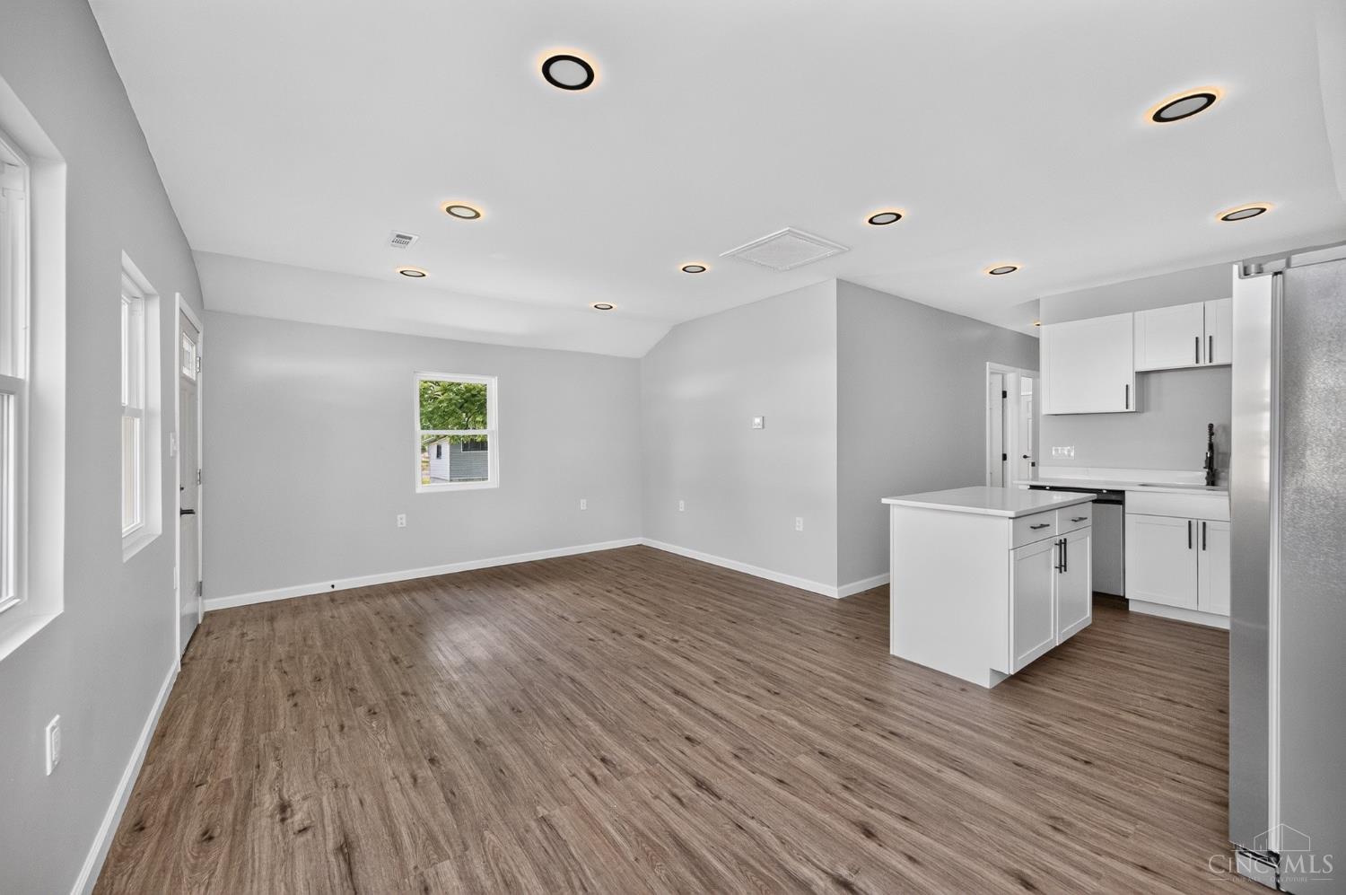 8812 Pine Road, Sycamore Twp, OH, 45242 — photo 13