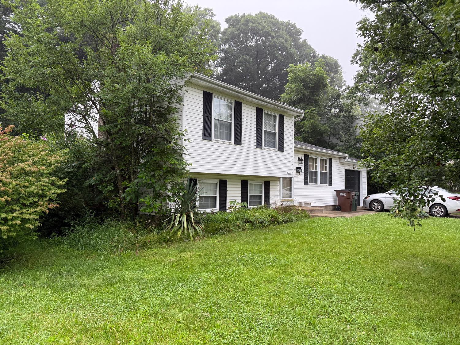 9439 Loralinda Drive, Colerain Twp, OH, 45251 — photo 2