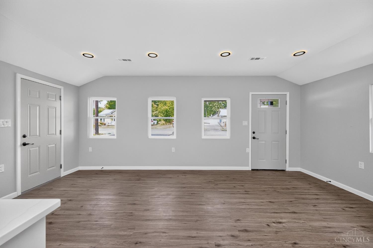 8812 Pine Road, Sycamore Twp, OH, 45242 — photo 16