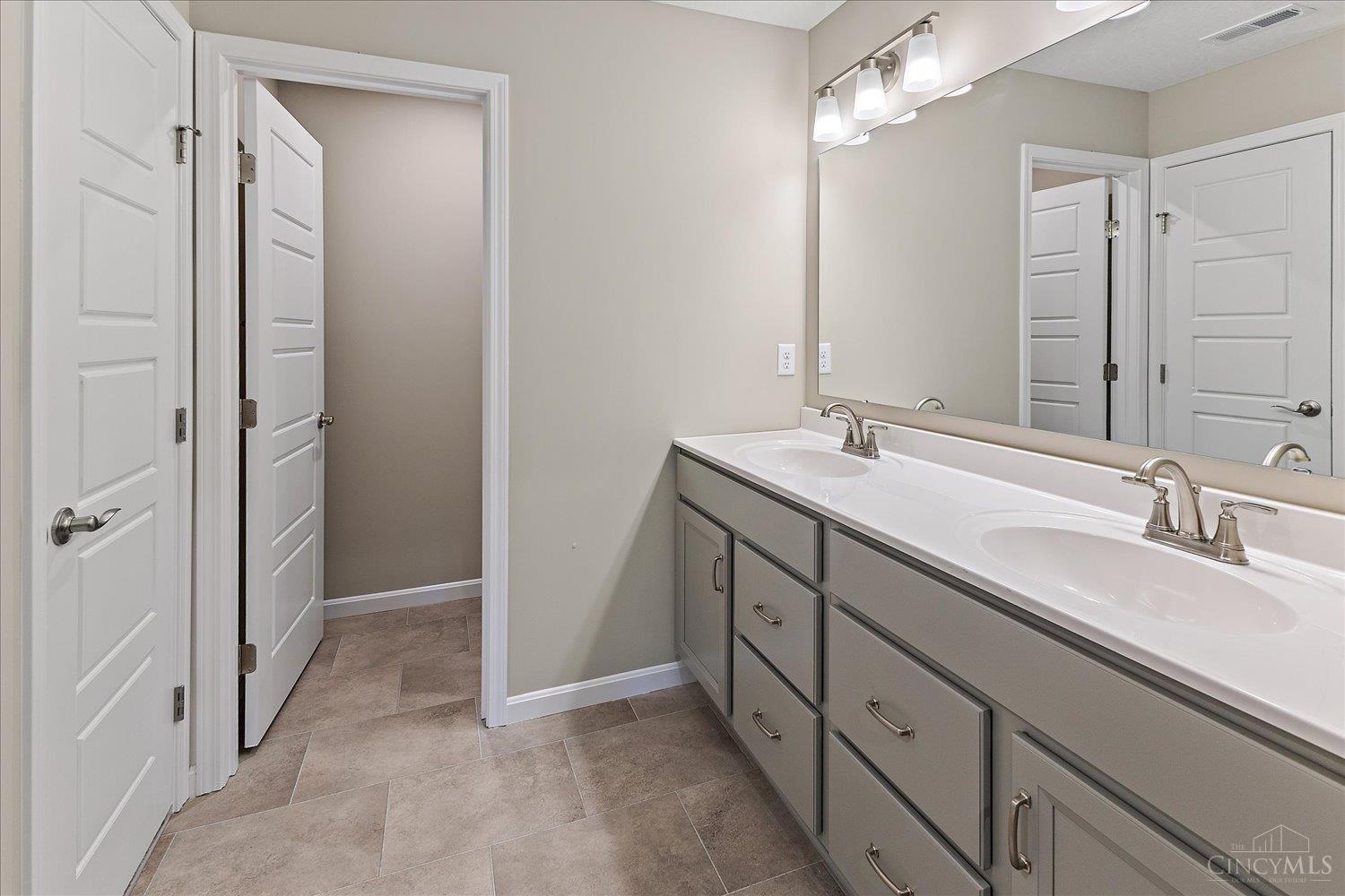 301 Parkview Lane #92301, Miami Twp, OH, 45150 — photo 14