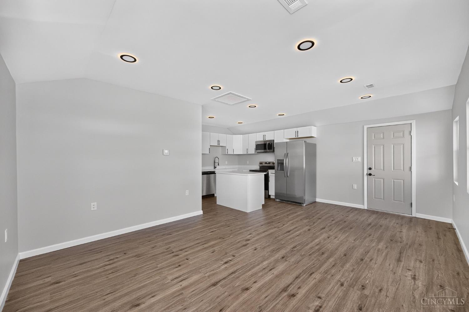 8812 Pine Road, Sycamore Twp, OH, 45242 — photo 12