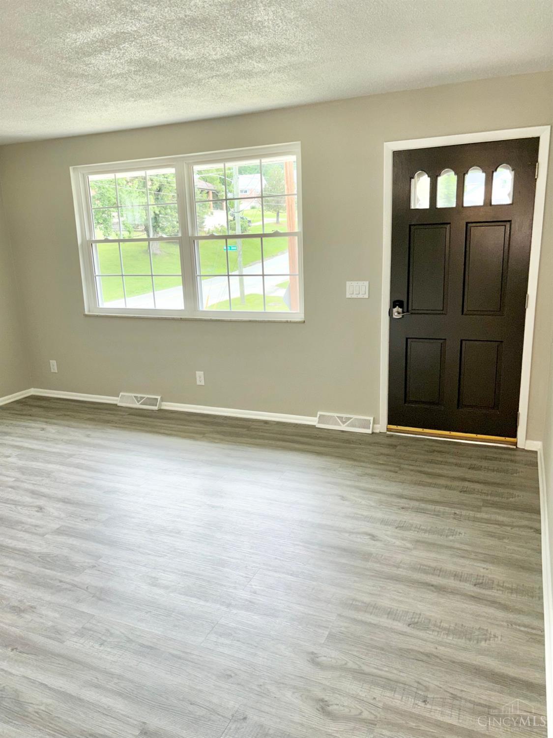 3199 Mary Jane Drive, Green Twp, OH, 45211 — photo 2