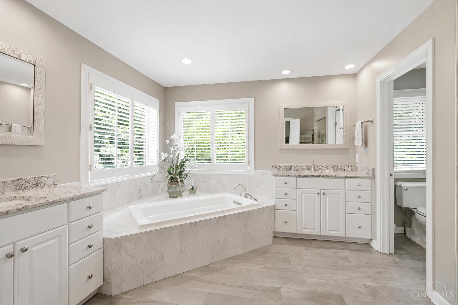 5564 Oak View Drive, Hamilton Twp, OH, 45039 — photo 35