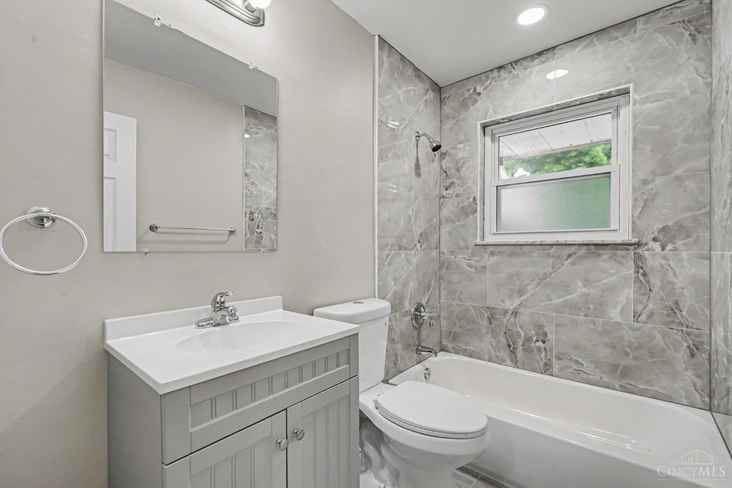 3260 Harry Lee Lane, Colerain Twp, OH, 45239 — photo 8