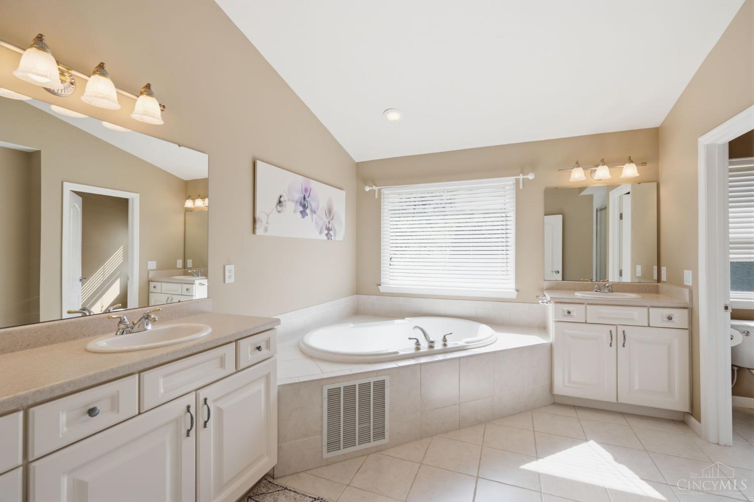 7675 Tylers Meadow Drive, West Chester, OH, 45069 — photo 32