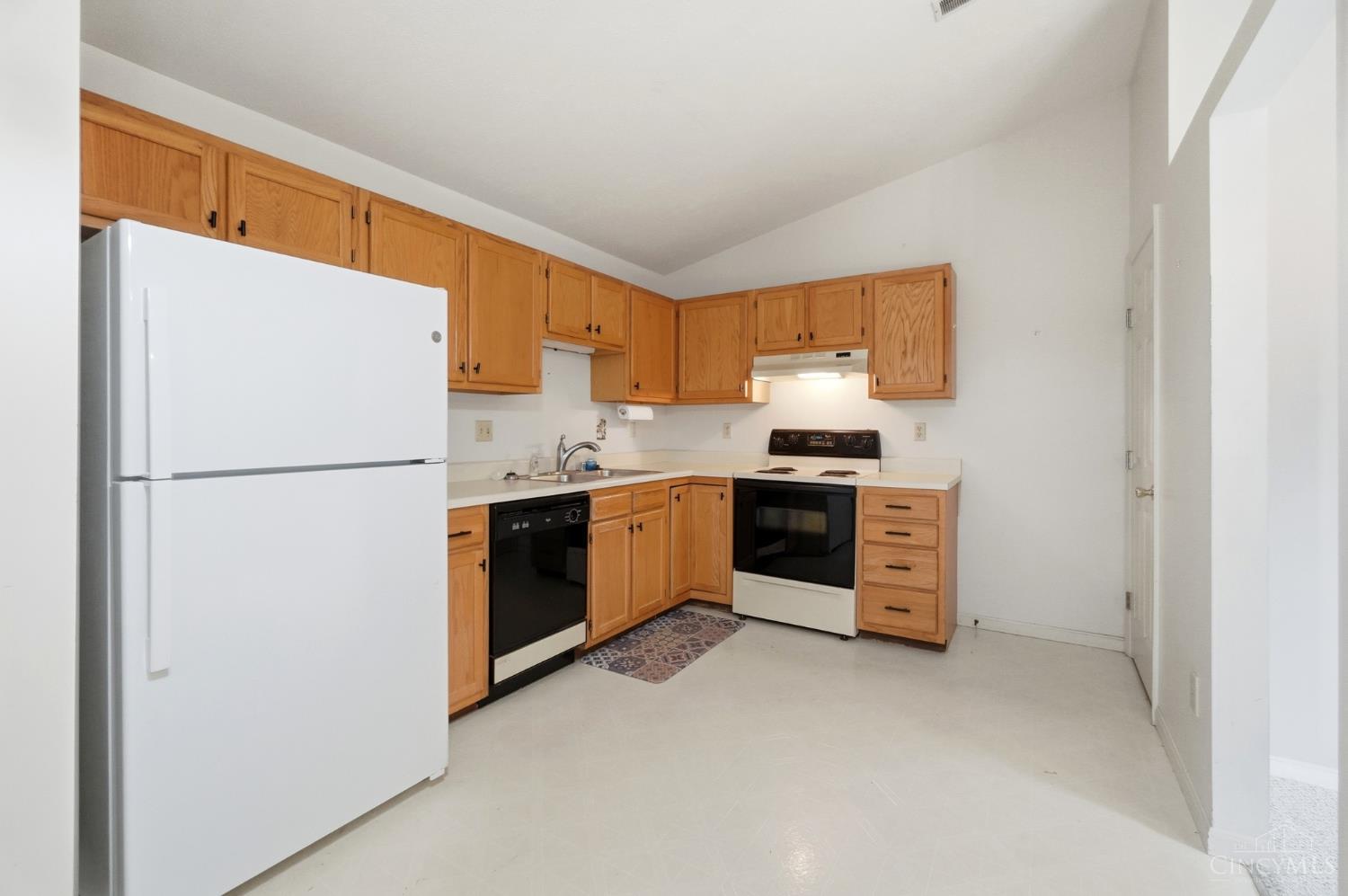 8753 Carrousel Park Cir #99, Colerain Twp, OH, 45251 — photo 17