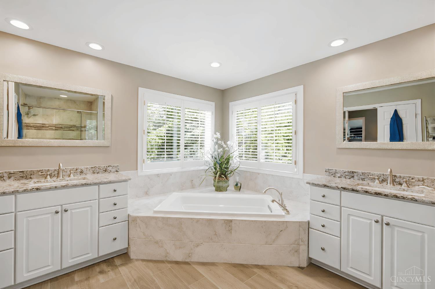 5564 Oak View Drive, Hamilton Twp, OH, 45039 — photo 33