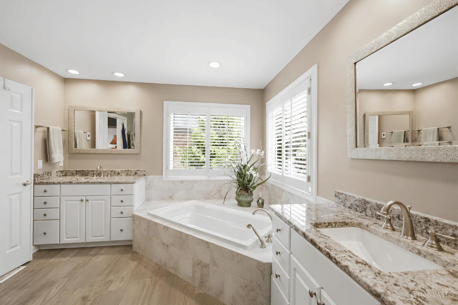 5564 Oak View Drive, Hamilton Twp, OH, 45039 — photo 34