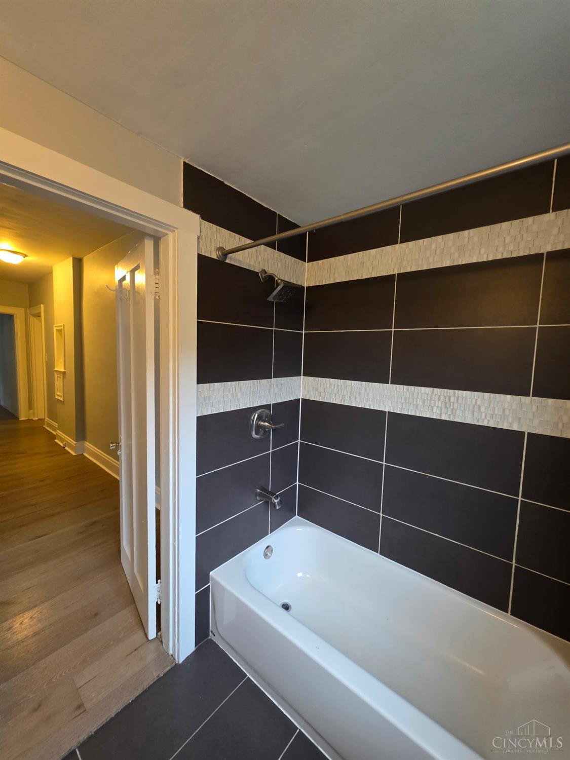 723 Chalfonte Place, Cincinnati, OH, 45229 — photo 7