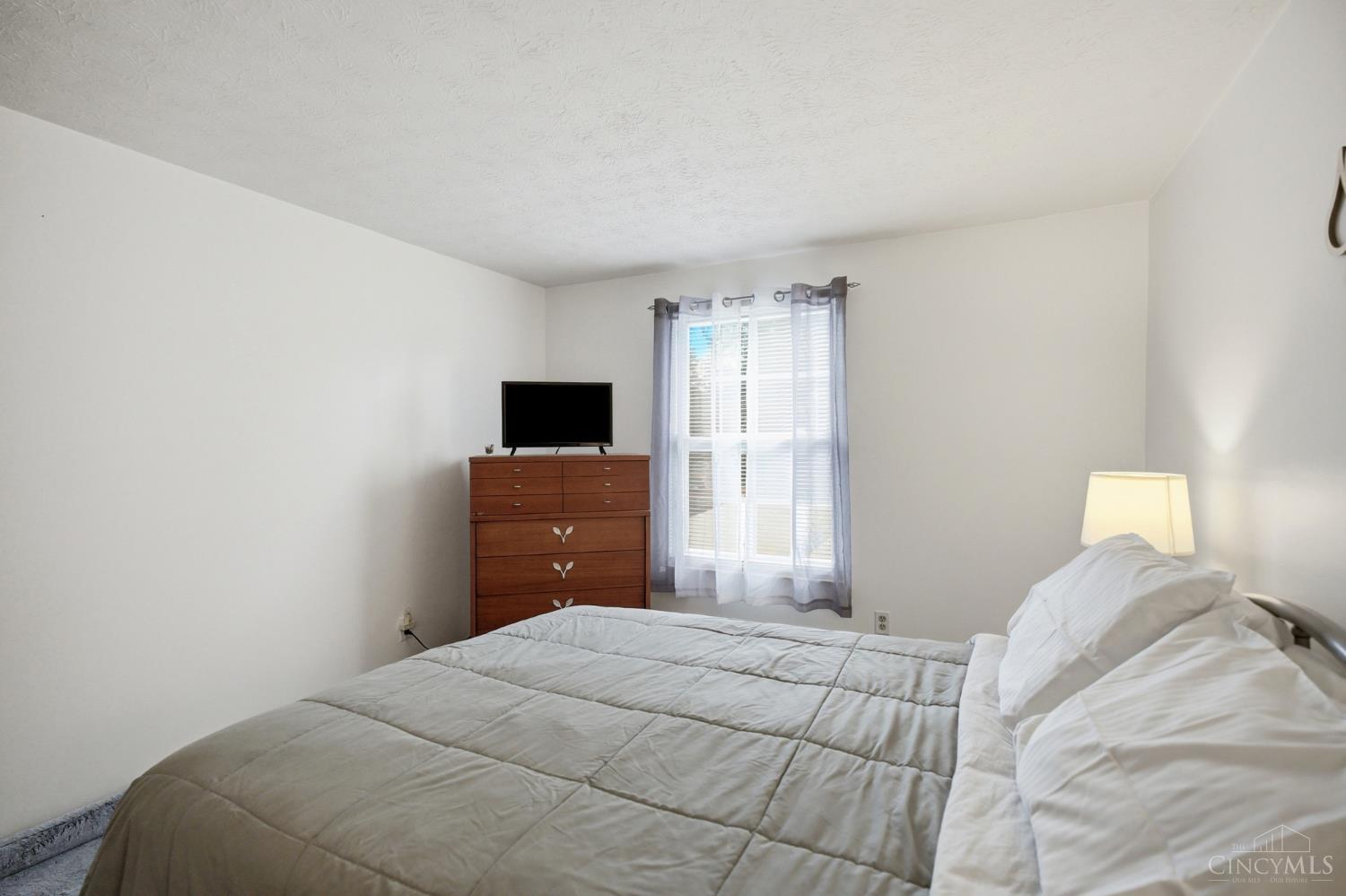 5855 Winchester Drive, Miami Twp, OH, 45150 — photo 14