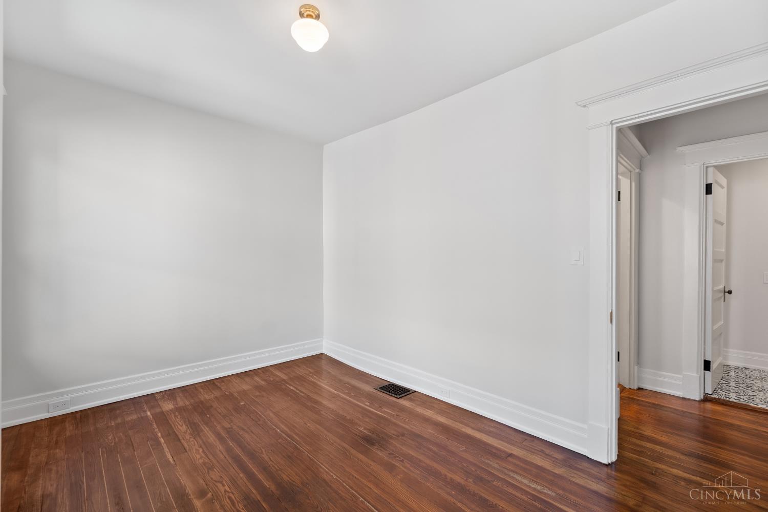 1028 Valley Lane, Cincinnati, OH, 45229 — photo 24