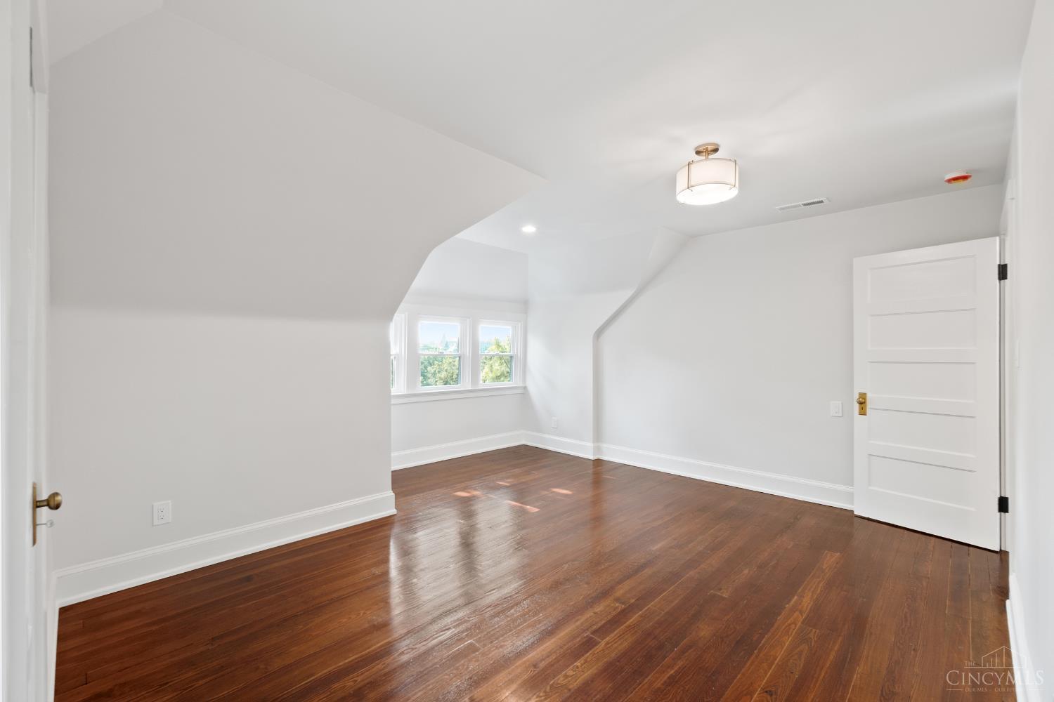 1028 Valley Lane, Cincinnati, OH, 45229 — photo 32
