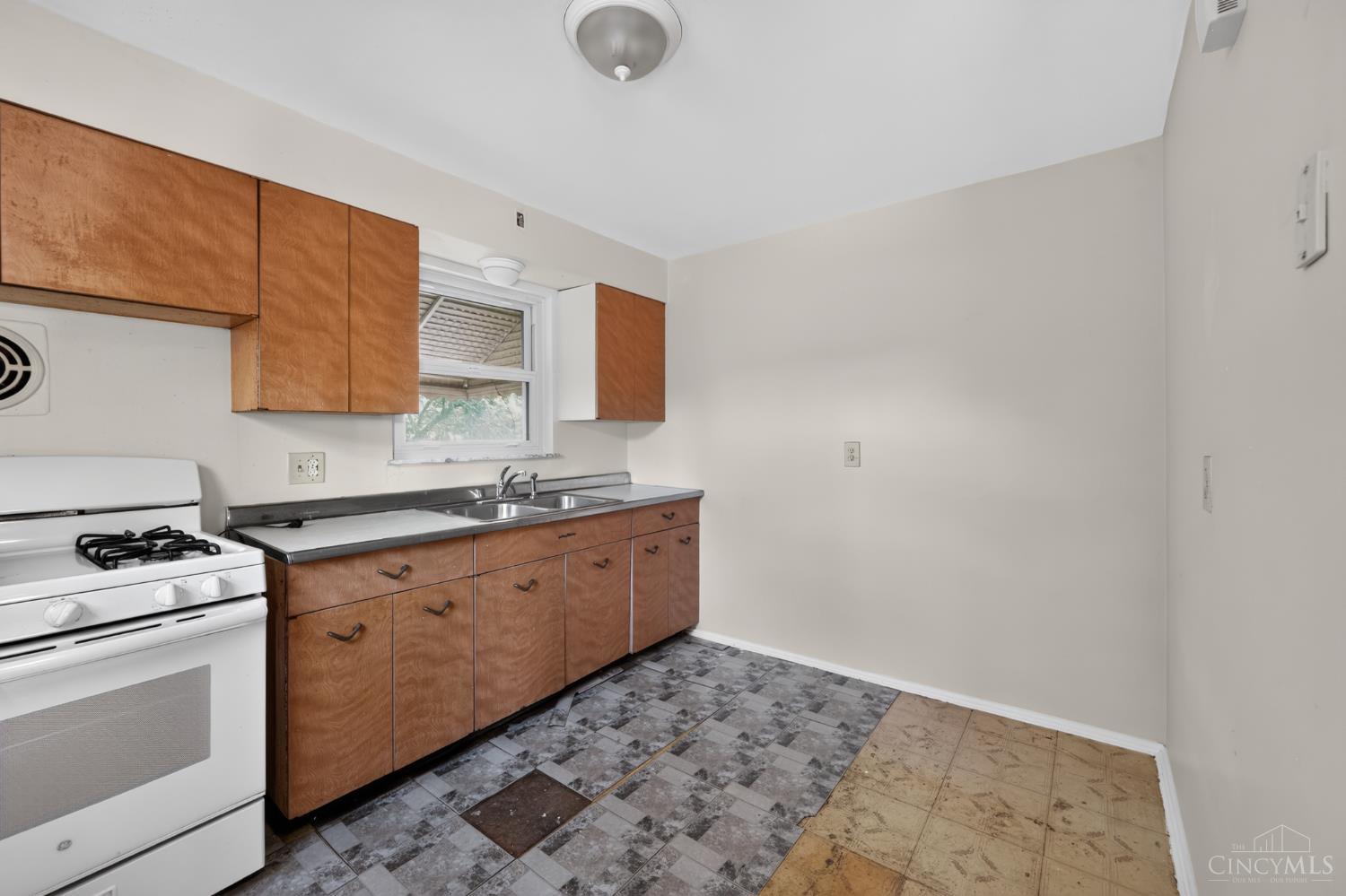 6633 Daly Road, Cincinnati, OH, 45224 — photo 10