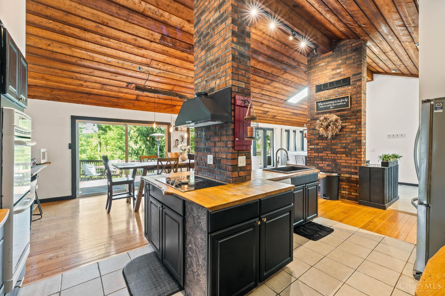 6553 Gretel Court, Liberty Twp, OH, 45044 — photo 11