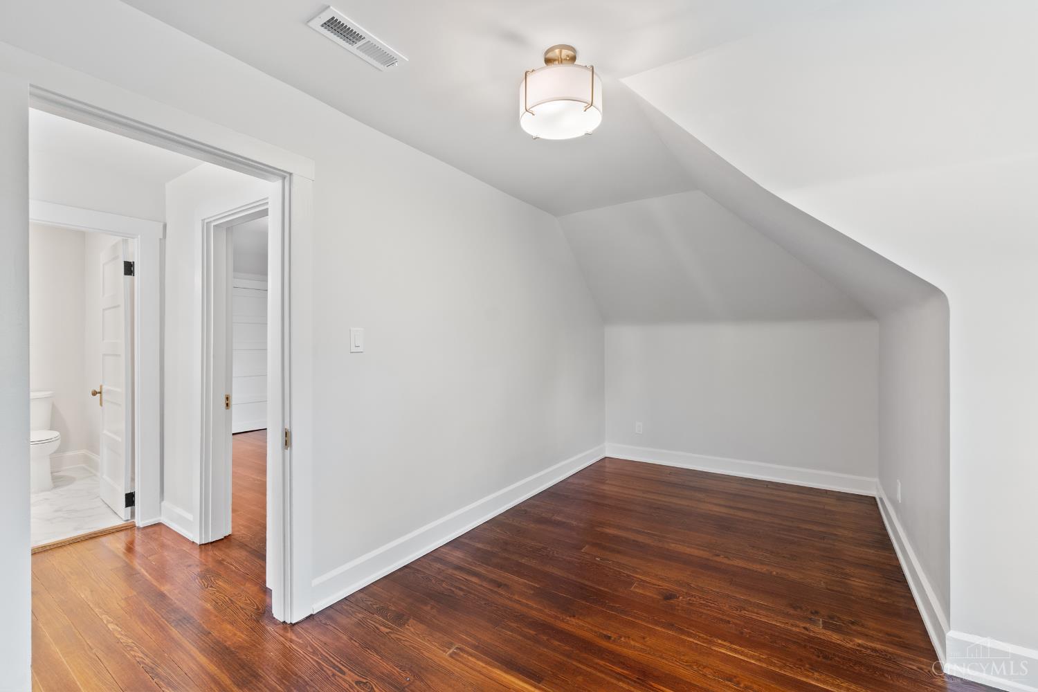 1028 Valley Lane, Cincinnati, OH, 45229 — photo 33