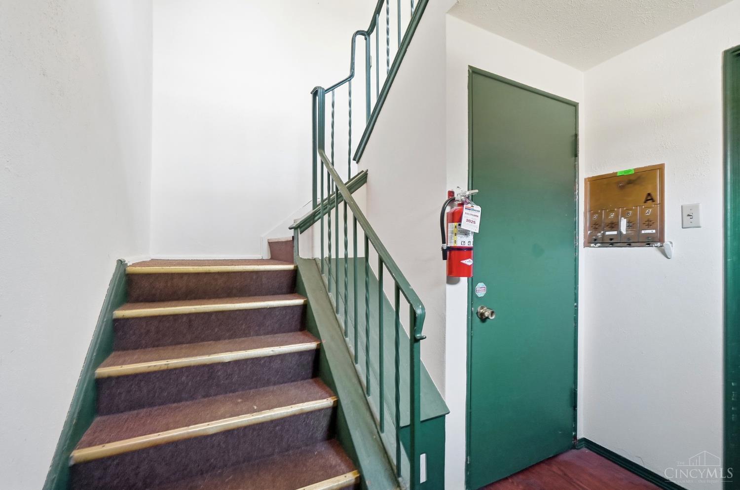 27 Gahl Terrace, Reading, OH, 45215 — photo 6