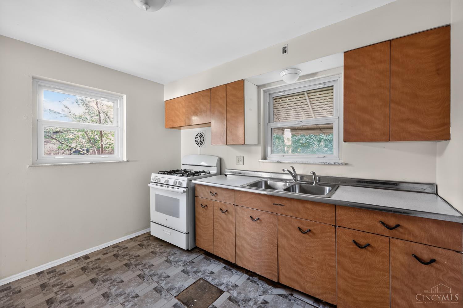 6633 Daly Road, Cincinnati, OH, 45224 — photo 12