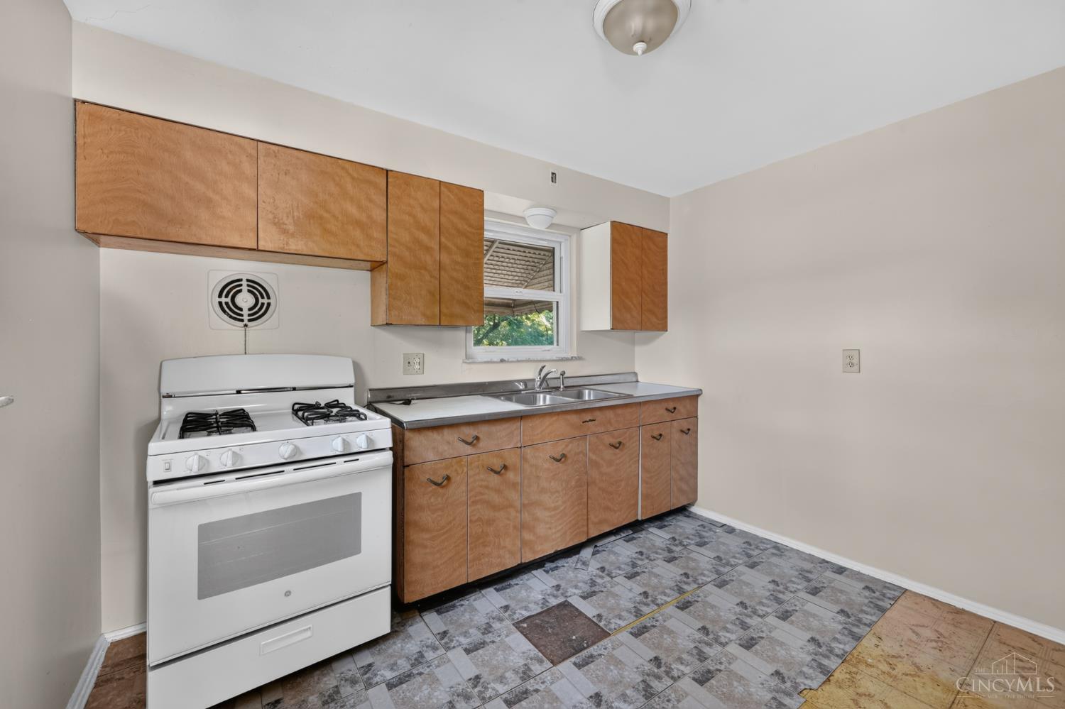 6633 Daly Road, Cincinnati, OH, 45224 — photo 13