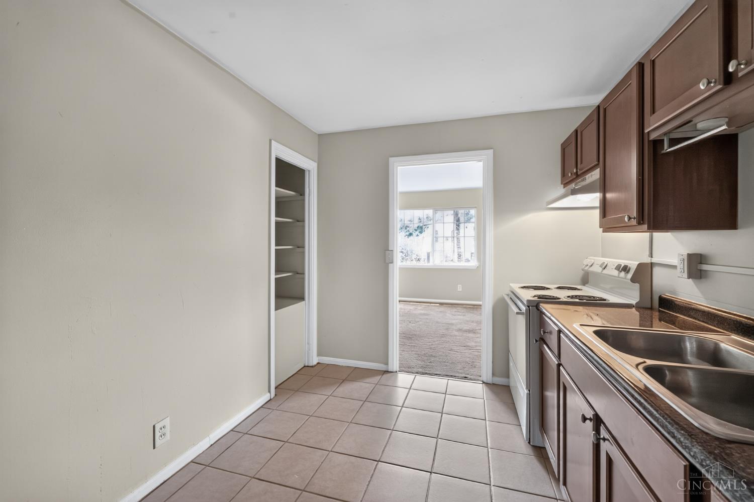 1910 Ashbrook Drive, Cincinnati, OH, 45238 — photo 8