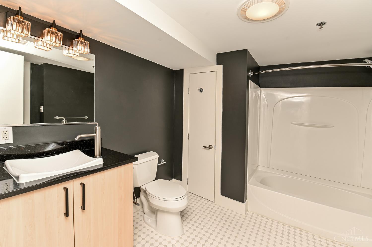 15 Fourth Street #103, Cincinnati, OH, 45202 — photo 35