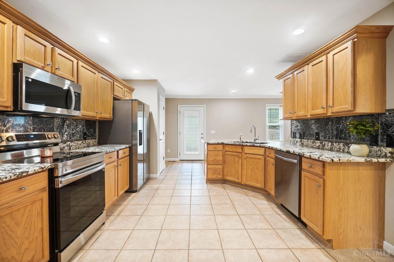 220 Auburn Meadows Court, Carlisle, OH, 45005 — photo 17
