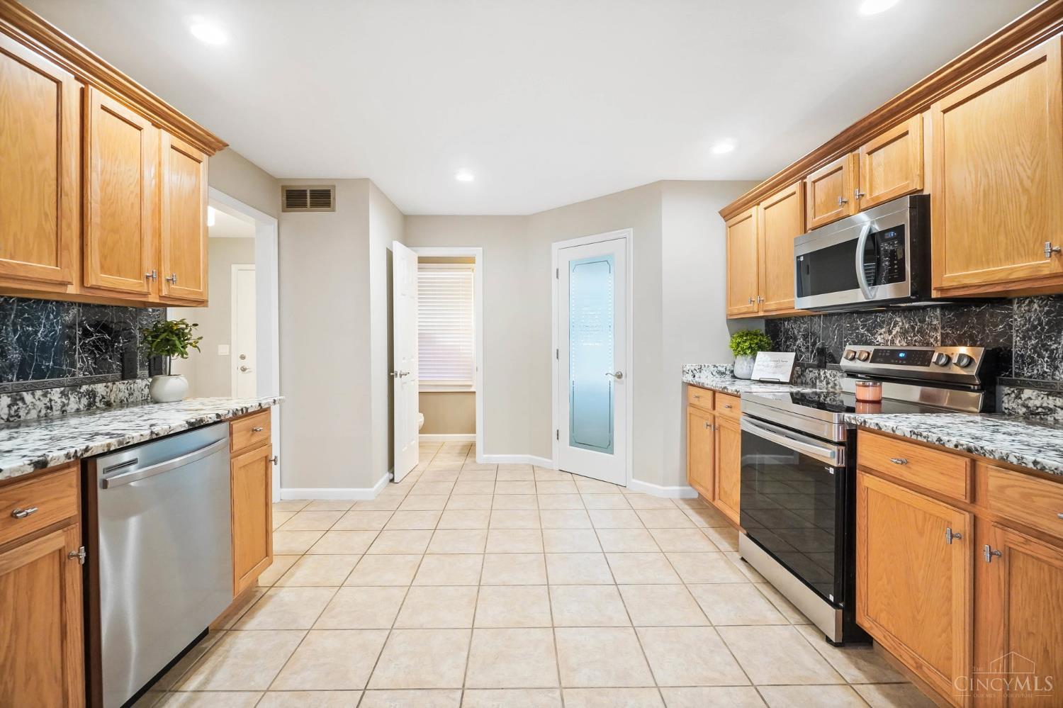 220 Auburn Meadows Court, Carlisle, OH, 45005 — photo 19