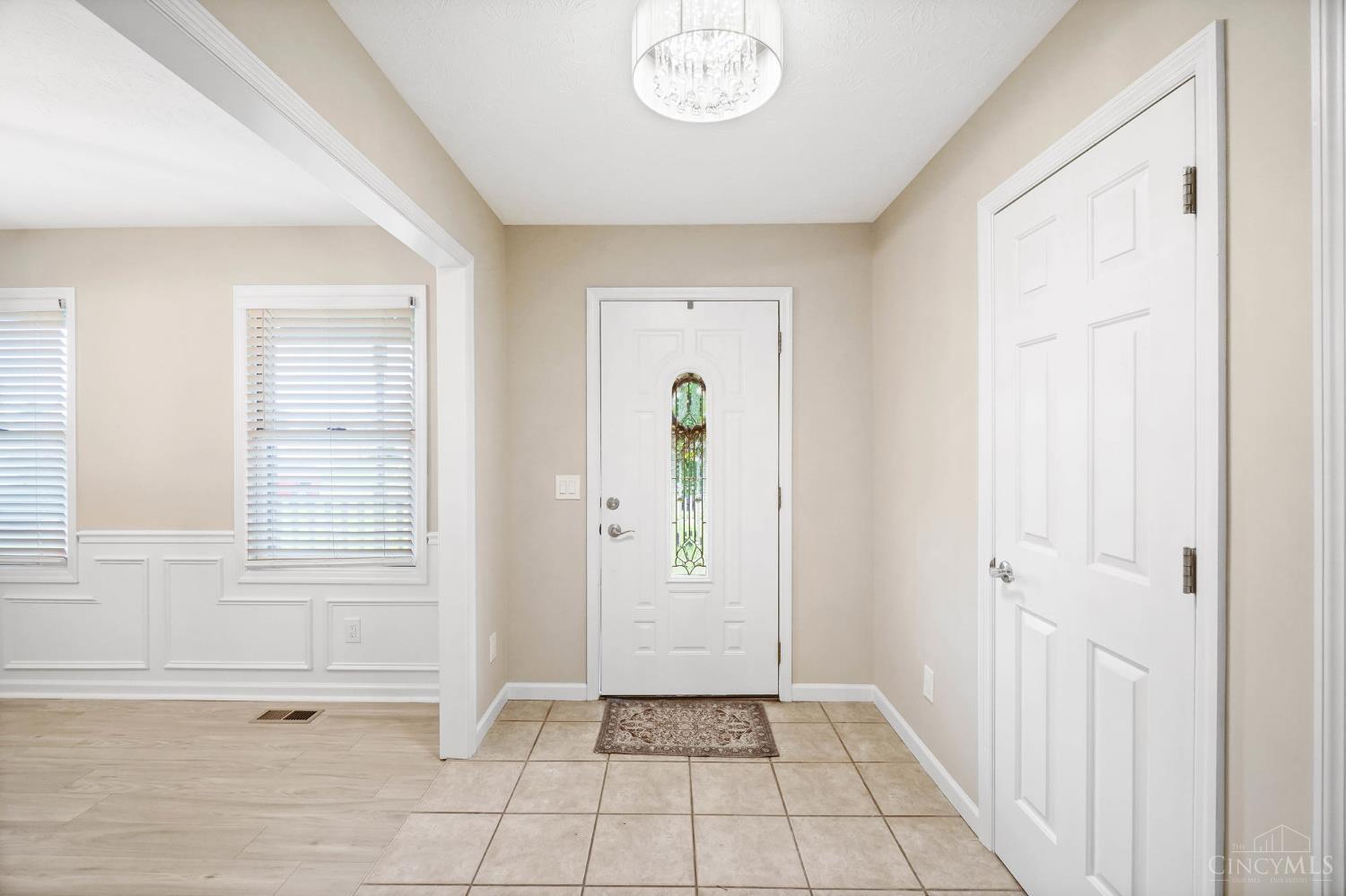 220 Auburn Meadows Court, Carlisle, OH, 45005 — photo 3