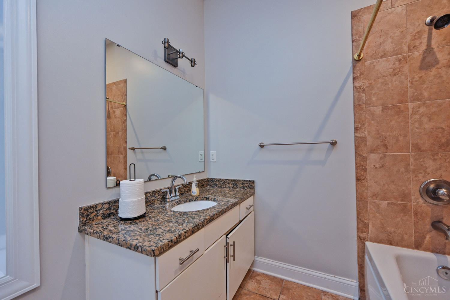1326 Vine Street #B, Cincinnati, OH, 45202 — photo 28